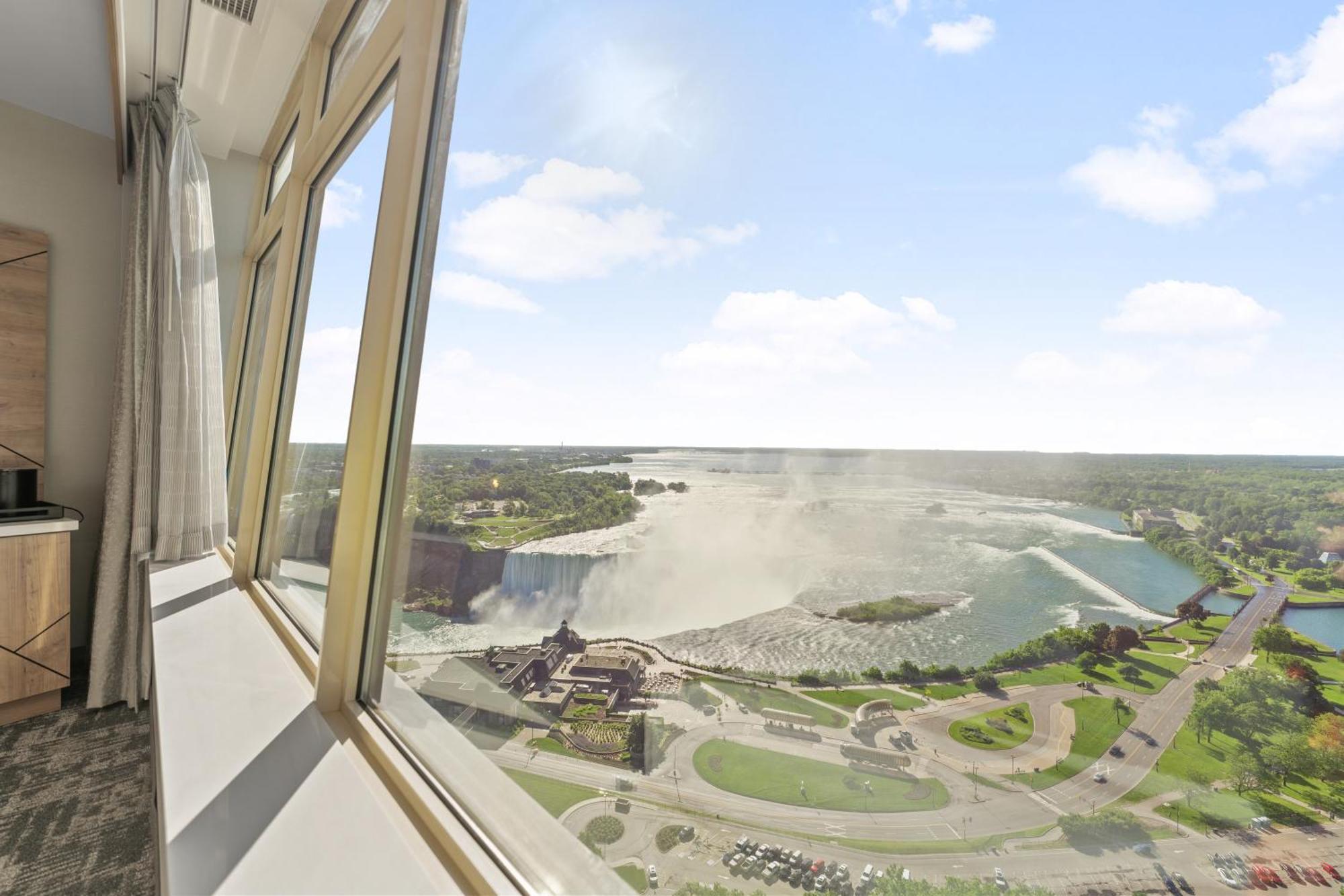 Tower Hotel At Fallsview Niagara Falls Exterior foto