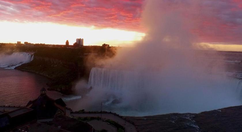Tower Hotel At Fallsview Niagara Falls Exterior foto