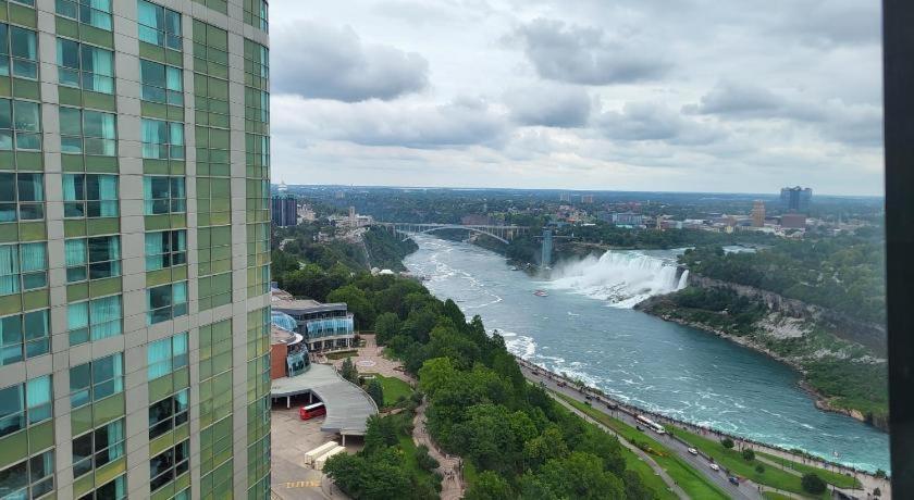 Tower Hotel At Fallsview Niagara Falls Exterior foto